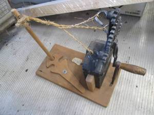 lot 47 image: Vintage 1901 manually operated rope...