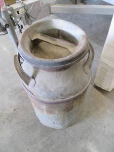 lot 52 image: Vintage metal milk can with lid...