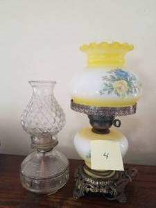 lot 4 image: Vintage Electric Lamp and Oil Lamp