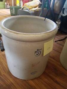 lot 17 image: 5 Gallon, Small Wing Red Wing Crock. (no chips or cracks)