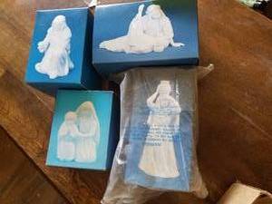 lot 43 image: Avon Navity Pieces. All In Original Boxes