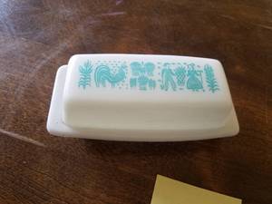 Pyrex Amish Butterprint Butterdish