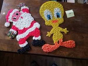 lot 58 image: 2-Vintage Popcorn Wall Hangings