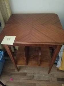 lot 92 image: Vintage Stand 24 x 18 x 15
