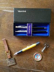 lot 120 image: Sheaffer Pen Set and Misc