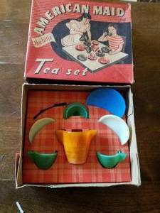 lot 122 image: Akro Agate Childs Tea Set