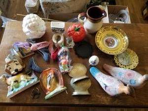 lot 124 image: Vintage Knick Knacks and Other Items