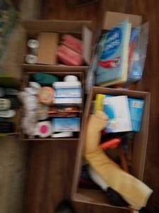 lot 130 image: 4 Boxes of Cleaning Supplies