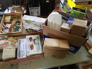 lot 141 image: 2 Boxes of Kitchen Items