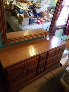 lot 148 image: Dresser with Mirror. 30.5 x 55 x 18