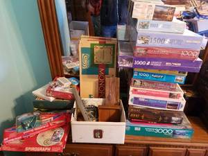 lot 154 image: Selection of Puzzles and Games