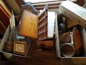 lot 203 image: Selection of Home Decor