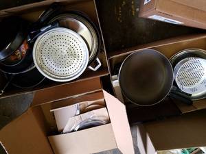 lot 248 image: 3- Boxes of Kitchen Ware