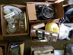 lot 249 image: 4- Boxes of Kitchen Ware