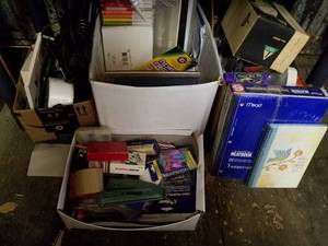 lot 261 image: Selection of Office Items
