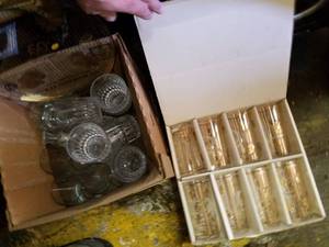 lot 265 image: Misc Glasses and Vintage 50th Anniversary Glasses and Kitchenware
