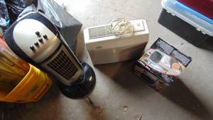 lot 295 image: 2 Fans and 1 Heater