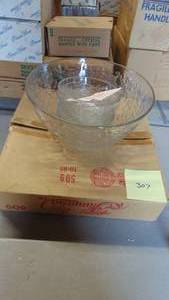 lot 307 image: Fantasia #504 Plate and Salad Set