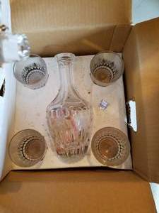 lot 339 image: NOS Princess House Crystal Decanter Set