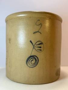 lot 2 image: Rare 2 Gallon Red Wing Crock, with Single P Rib Cage with Target. The brown drop at the top of this crock is called turkey droppings, This drips down from crocks above when being made.