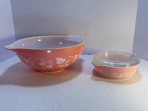 lot 71 image: Pink Gooseberry Pyrex set