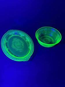 lot 28 image: Uranium Glass Plate and Bowl