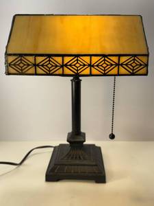 lot 8 image: Tiffany  Style Stained Glass Bankers Lamp.