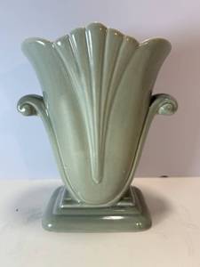 lot 88 image: Red Wing Vase