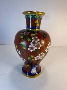 lot 91 image: Oriental Brass Vase