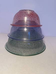 lot 63 image: Confetti Pyrex Nesting Bowls. Confetti Pyrex is considered rare to find, and sought after by collectors. 