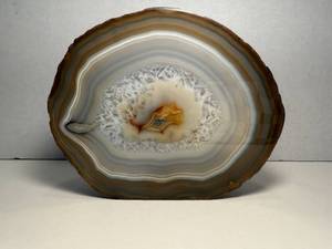 lot 78 image: Almost a three pound agate.