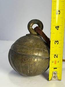 lot 38 image: &nbspBurmese Elephant Bell, Almost five inches tall and weighing just shy of one pound. 