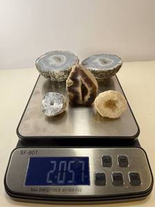 lot 61 image: Five Beautiful Geodes Agates.