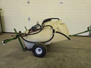 lot 62 image: Very Nice Large Tow-Behind Sprayer Tank