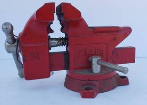 lot 27 image: 3.5 FULLER Swivel Bench Vise