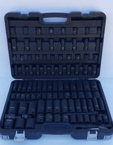 lot 30 image: LARGE Like-New or BrandNew KLUTCH Socket Set