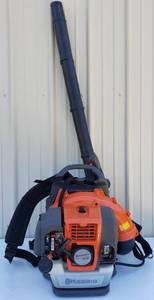 lot 42 image: Excellent Working HUSQVARNA Model 350BT Backpack Blower