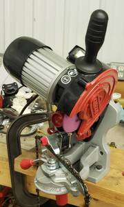 lot 50 image: Like-New Working OREGON Model 410-120 Chain Sharper