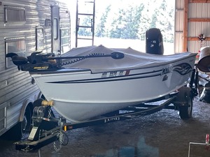 Phenomenal Condition LUND 2008 60th Anniversary 1775 Classic SS Fishing Boat w/75hp Mercury Motor