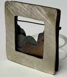 lot 10 image: Lovely Brushed Sterling Silver Framed Scenic 3D Brooch