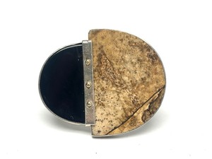 lot 41 image: Signed Sterling Silver Jasper & Onyx Brooch by Great Falls Metal Works