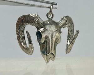 lot 46 image: Sterling Silver 3D GoatRam Skull Pendant