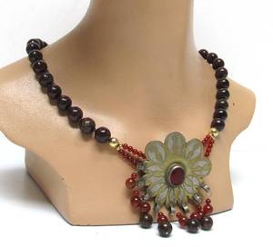lot 70 image: Beautiful Large Old Turkman Carnelian Brass & Silver Beaded Necklace