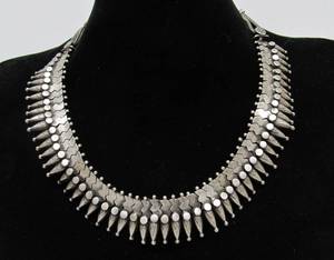 lot 75 image: Large Vintage Genuine Silver Ethnic Indian Necklace
