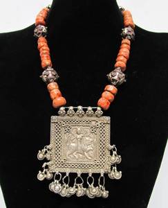 lot 83 image: Wonderful Large Antique Genuine Silver Amulet Necklace wCoral or Stone & Silver Beads