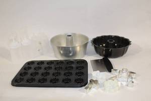 lot 30 image: Baking Essentials Set with Pans, Squeeze Bottles, and Cookie Cutters