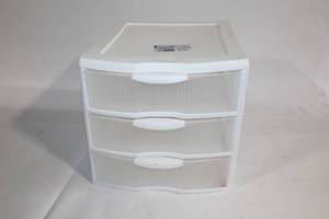 lot 66 image: Sterilite 3 Drawer Storage Organizer