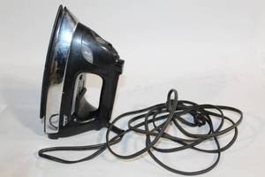 lot 90 image: Used Black Steam Iron with Adjustable Settings and Power Cord