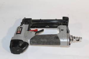 lot 137 image: Porter-Cable Pneumatic Framing Nailer PN138