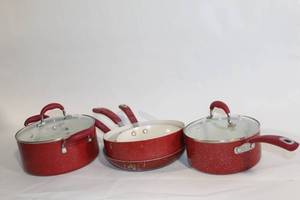 lot 140 image: Set of Red Cooks Ceramic Interior Cookware with Lids - 5 Pieces
